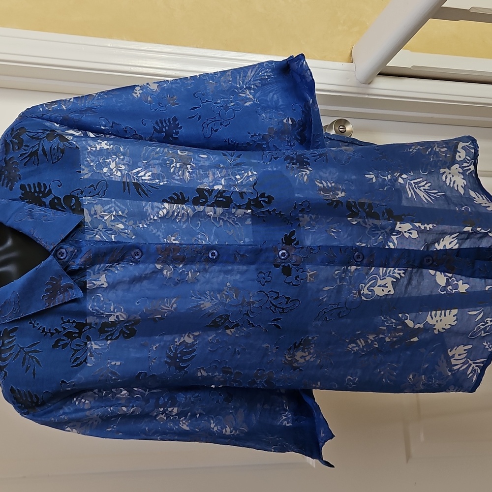 SALON STUDIO Blue sheer Floral Button-Up Blouse - XL